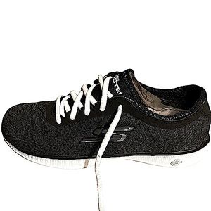 NWT 🛍️  Skechers Go Step Comfort Sneakers